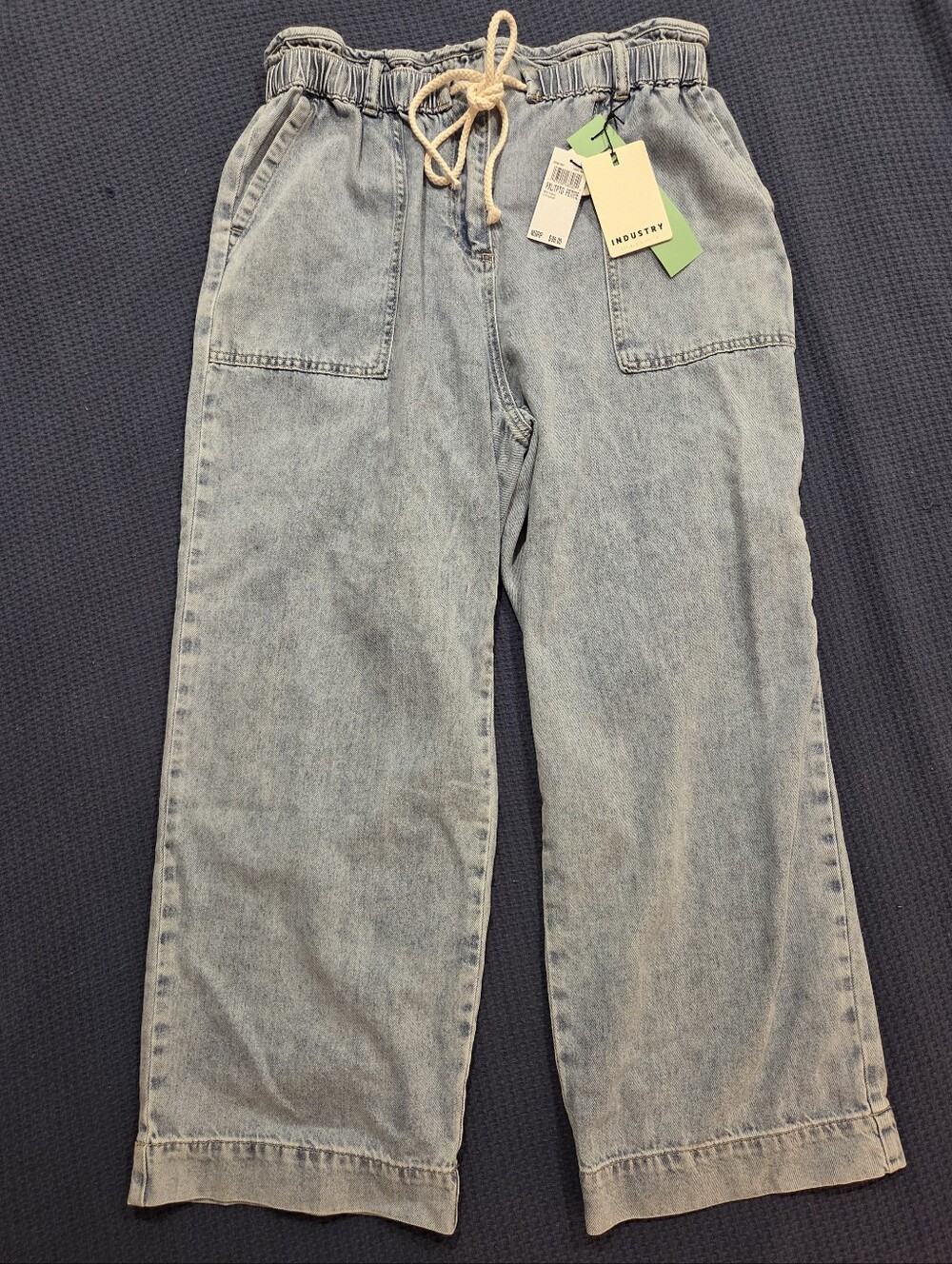 NWT Industry Republic Wide Leg Petite Jeans XL Light Wash Soft Slouchy Casual